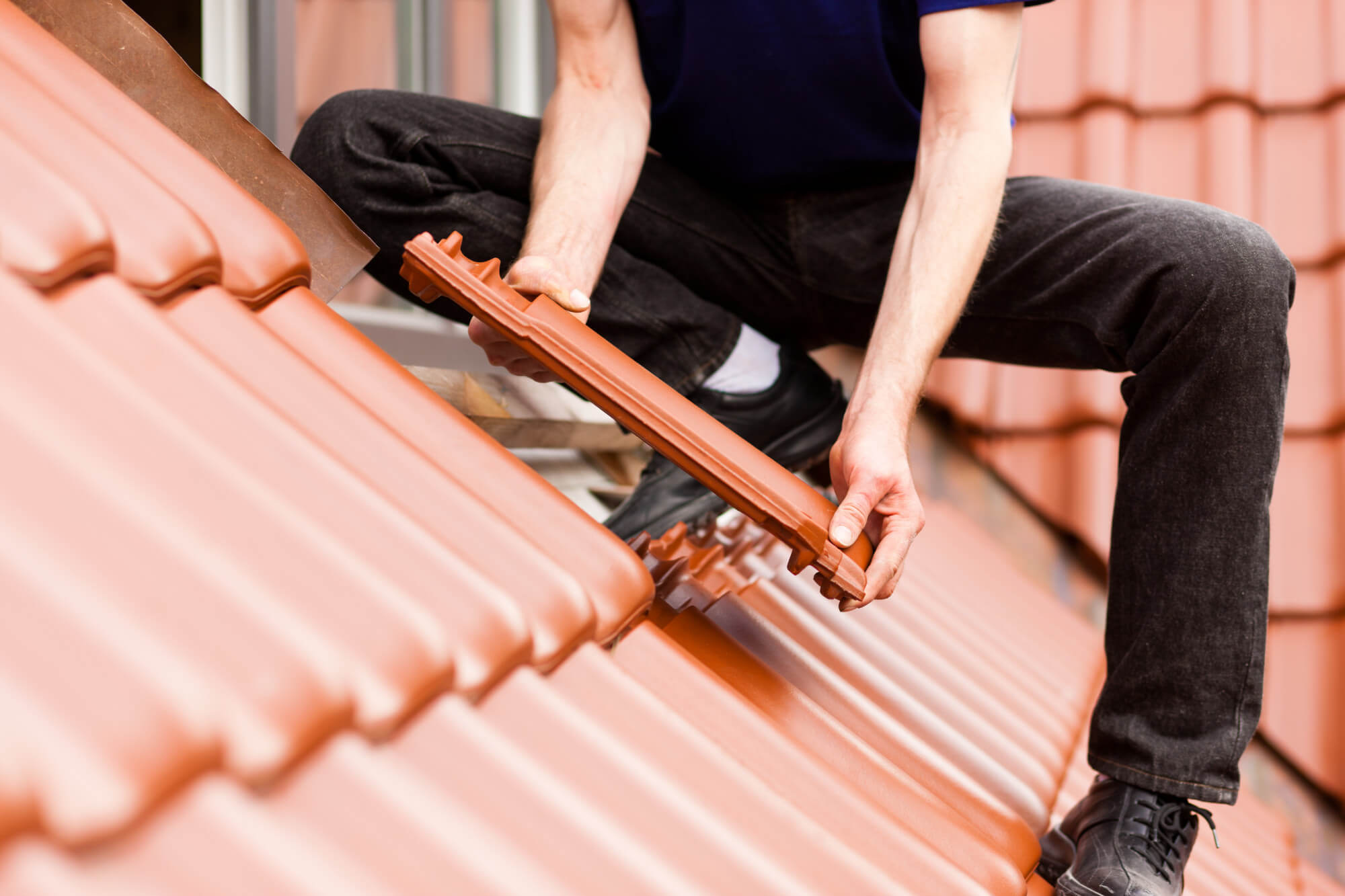 Rénovation de toiture terrasse, arrondie ou en pente : ce qu’il faut retenir !
